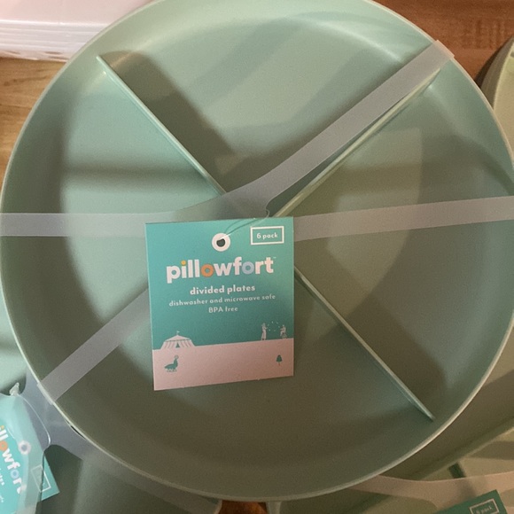 Pillowfort Divided Plates - Picture 2 of 3